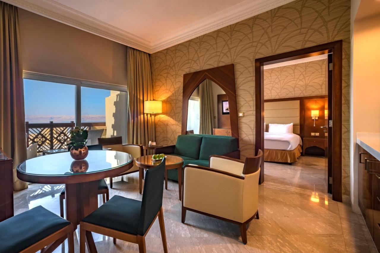 Crowne Plaza Jordan Dead Sea Resort & Spa By Ihg Sweimeh Kültér fotó Suite