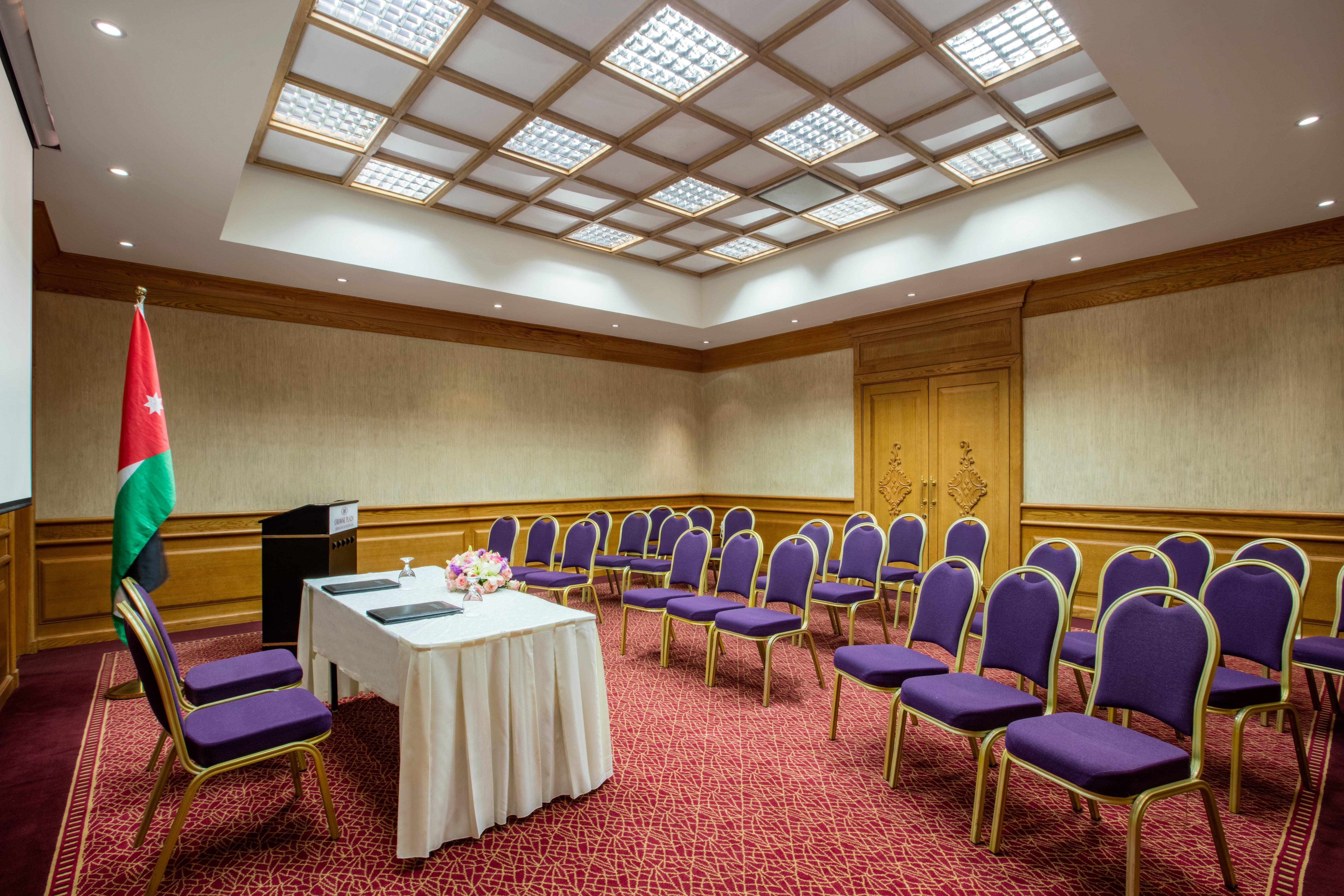 Crowne Plaza Jordan Dead Sea Resort & Spa By Ihg Sweimeh Kültér fotó The meeting room of the Arab League